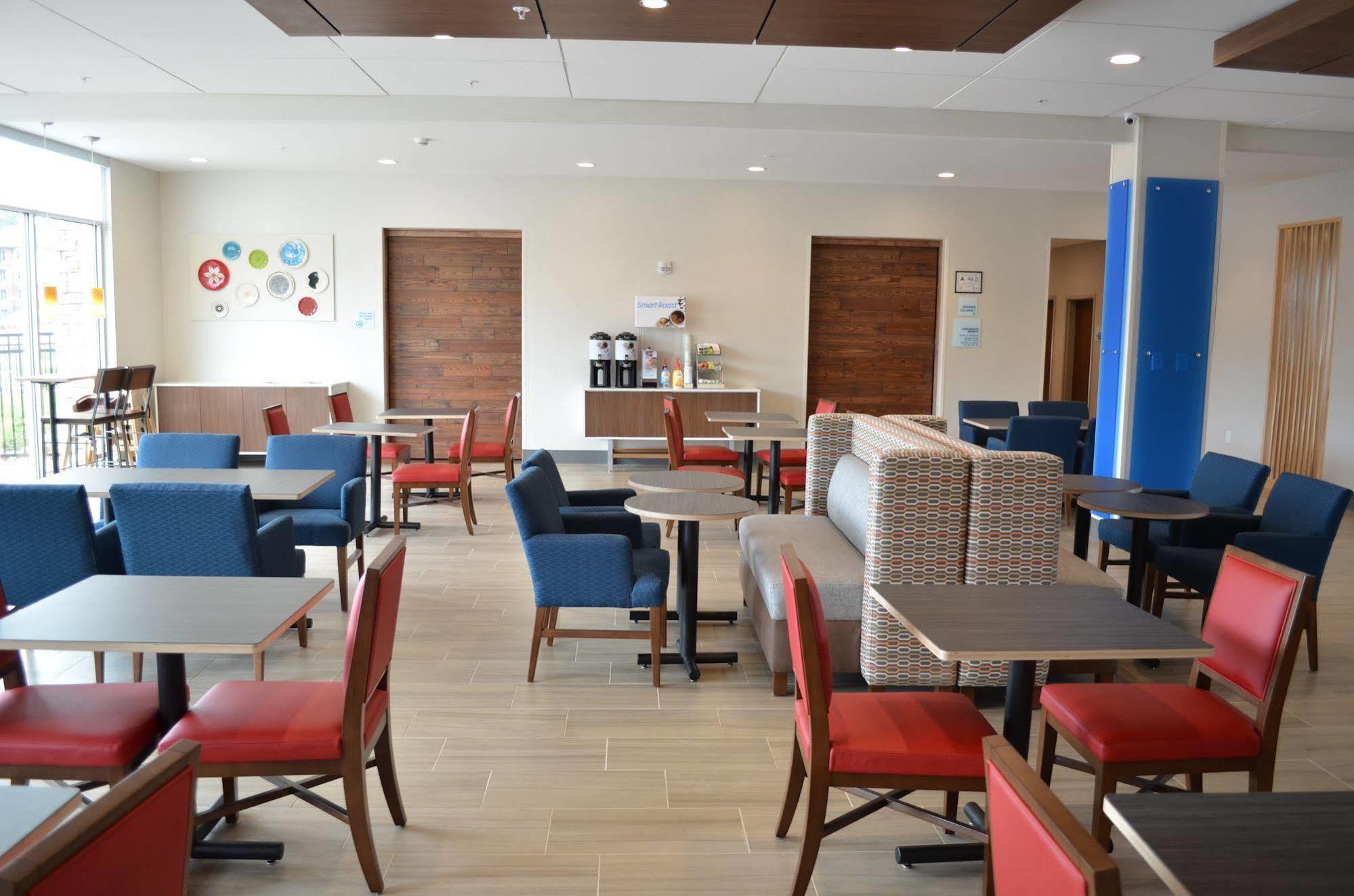 Holiday Inn Express & Suites - Charlotte Ne - University Area By Ihg Exteriér fotografie