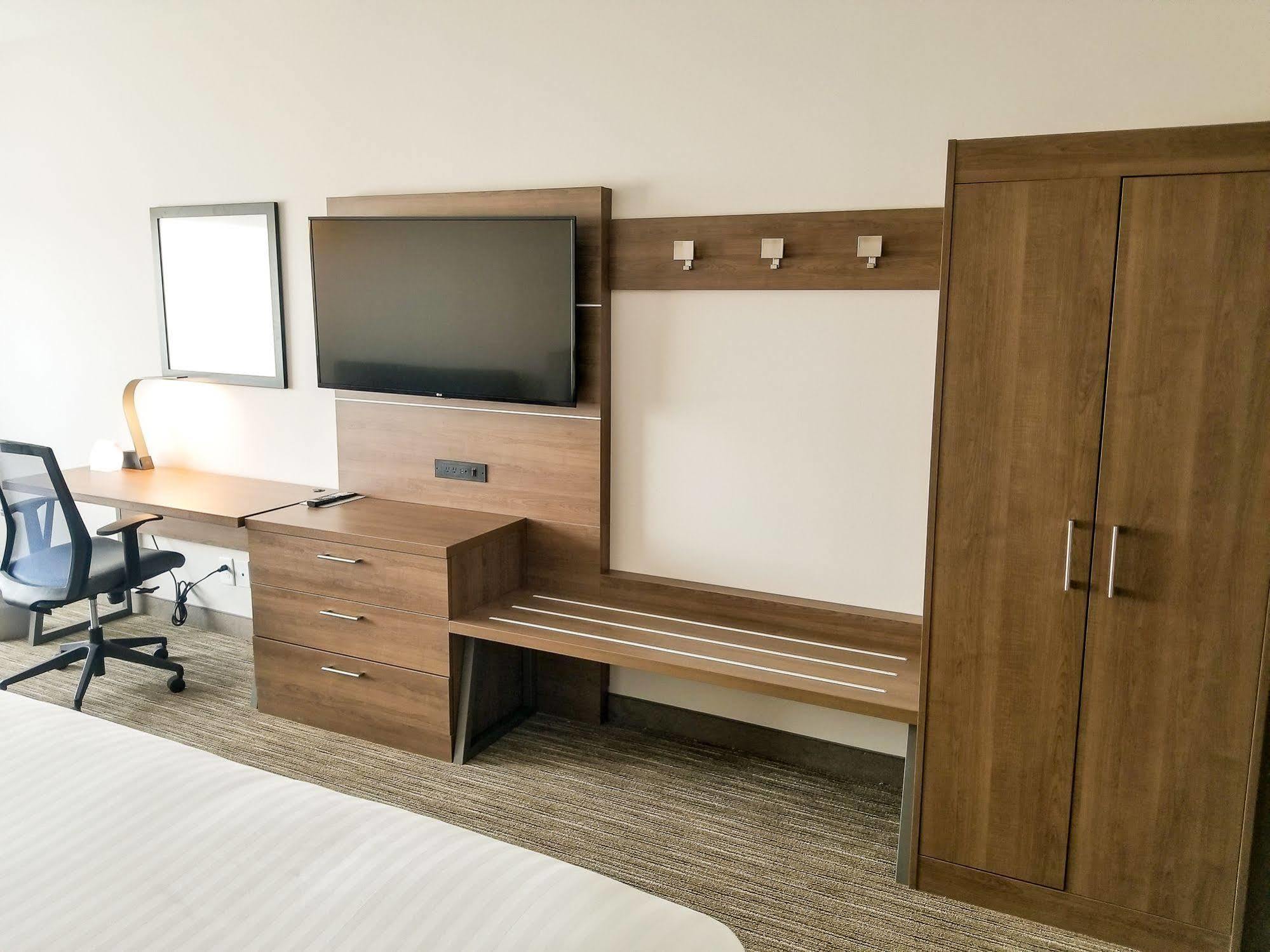 Holiday Inn Express & Suites - Charlotte Ne - University Area By Ihg Exteriér fotografie