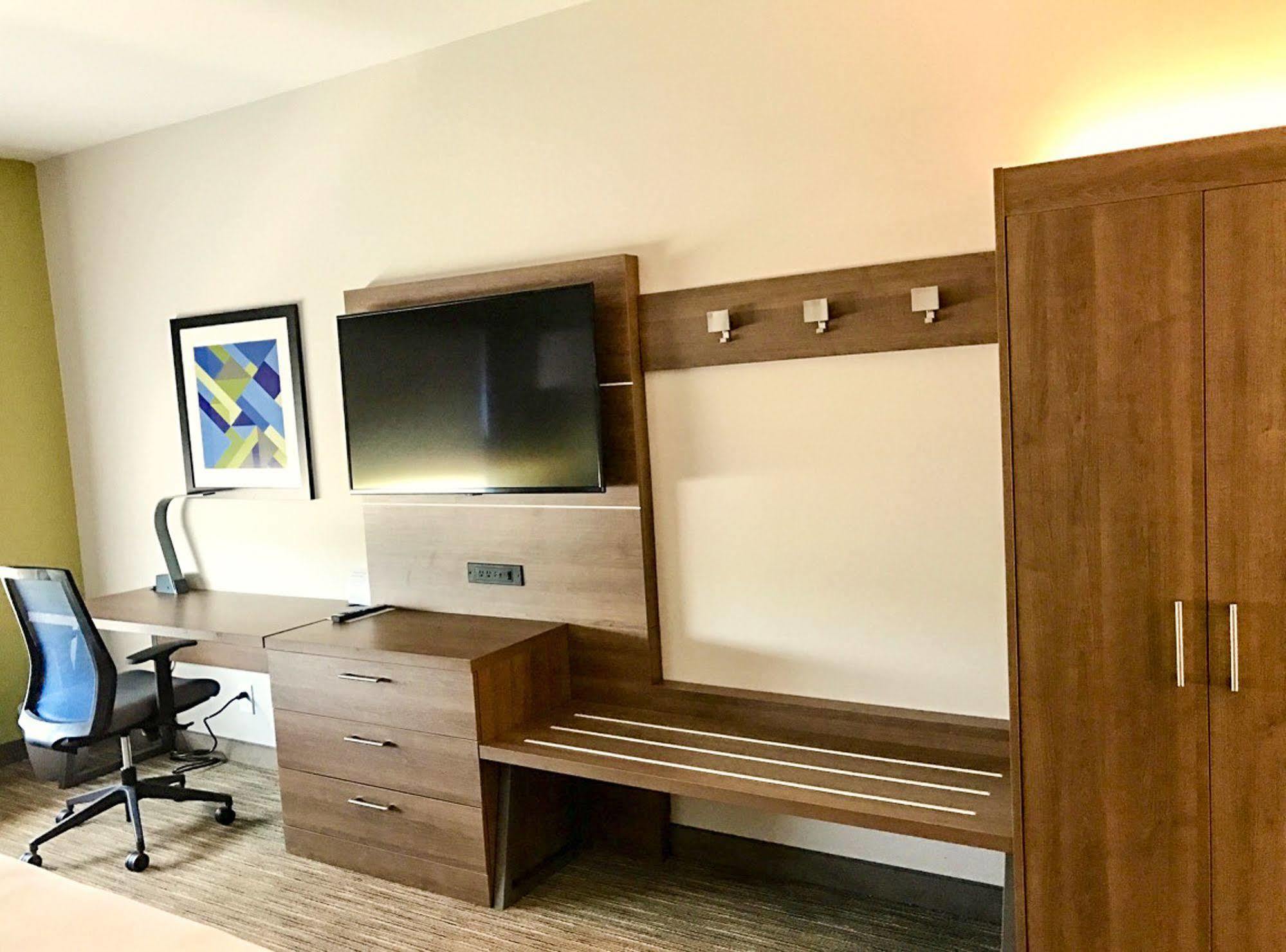 Holiday Inn Express & Suites - Charlotte Ne - University Area By Ihg Exteriér fotografie