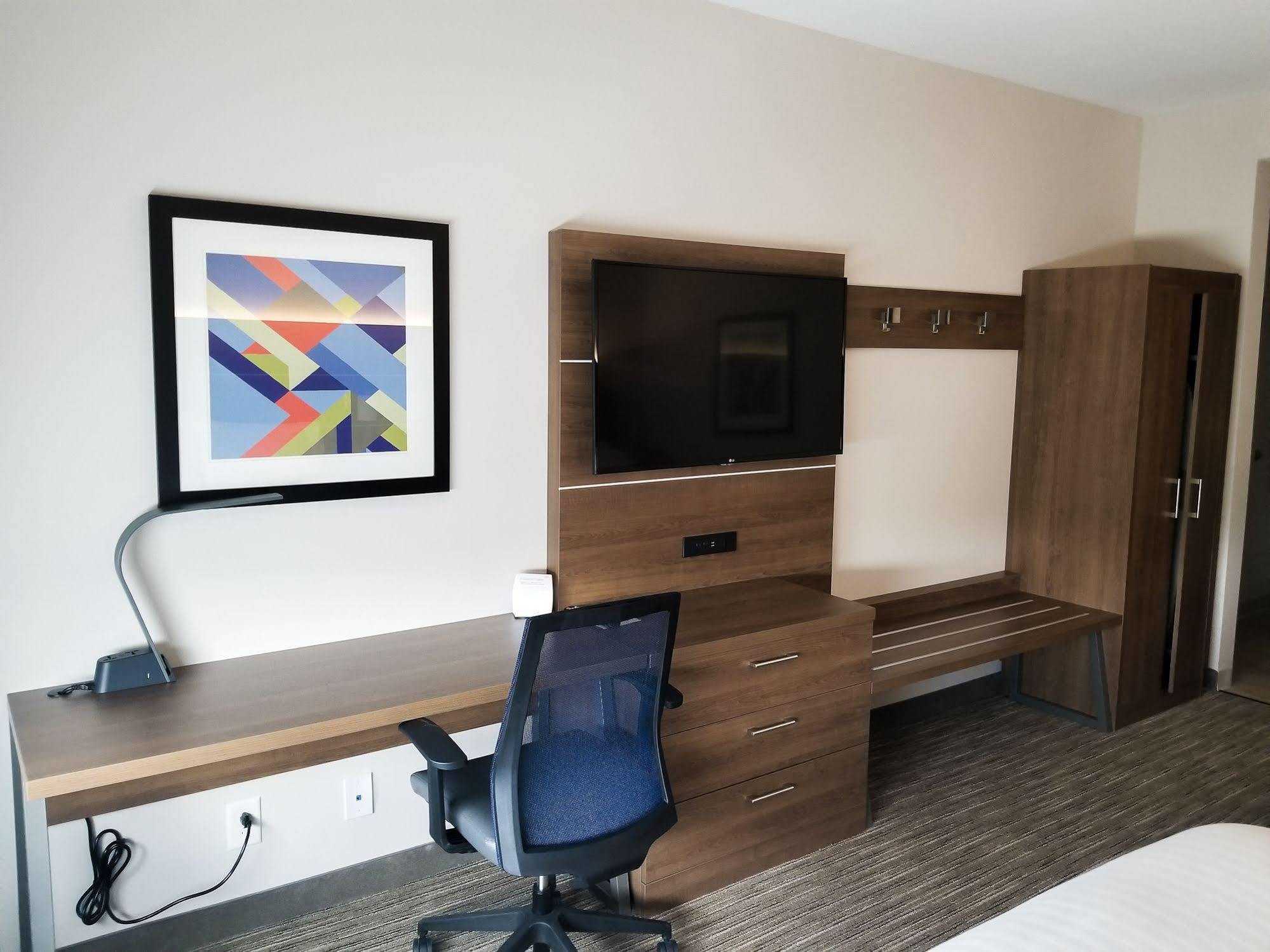 Holiday Inn Express & Suites - Charlotte Ne - University Area By Ihg Exteriér fotografie