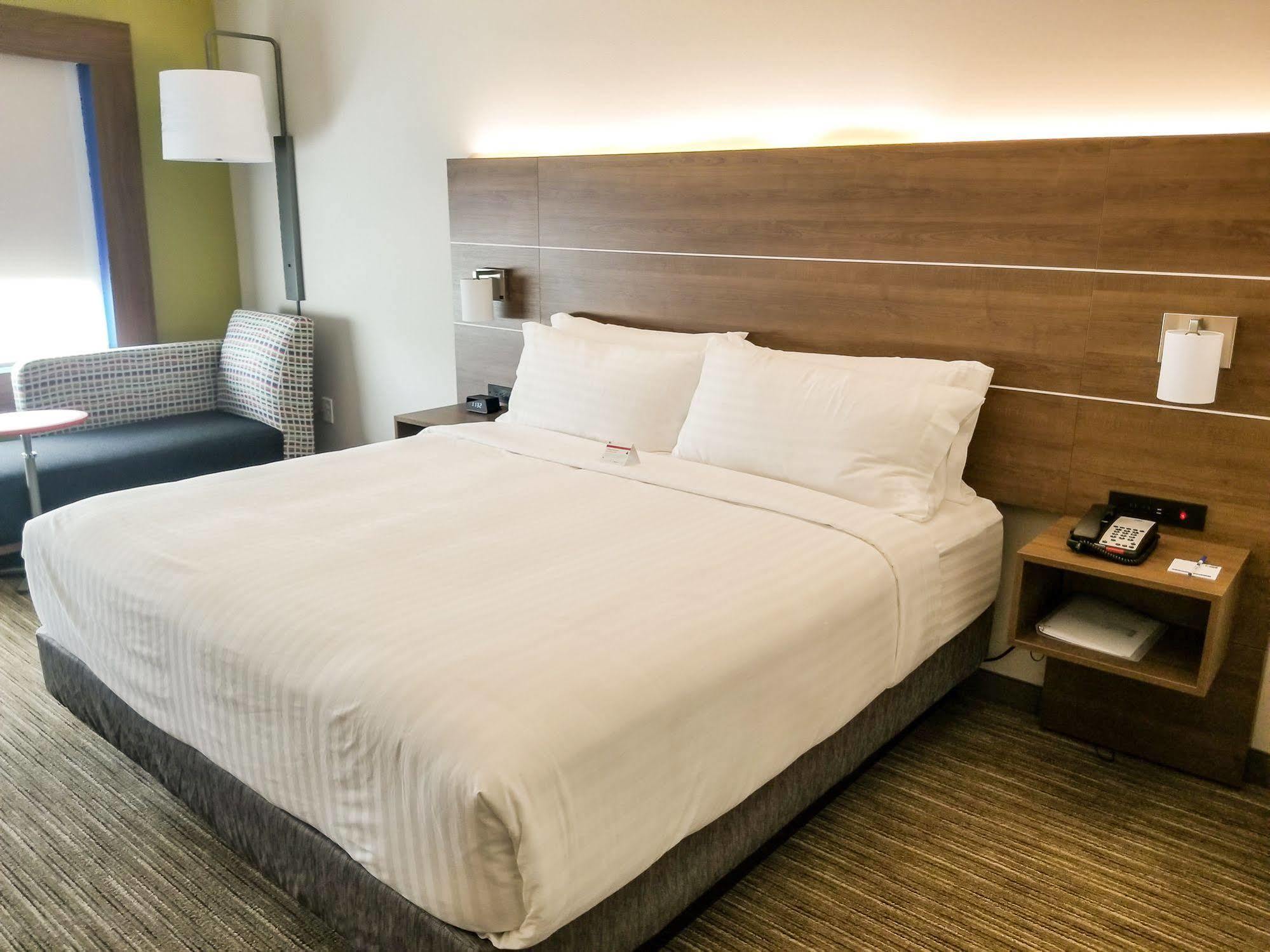 Holiday Inn Express & Suites - Charlotte Ne - University Area By Ihg Exteriér fotografie
