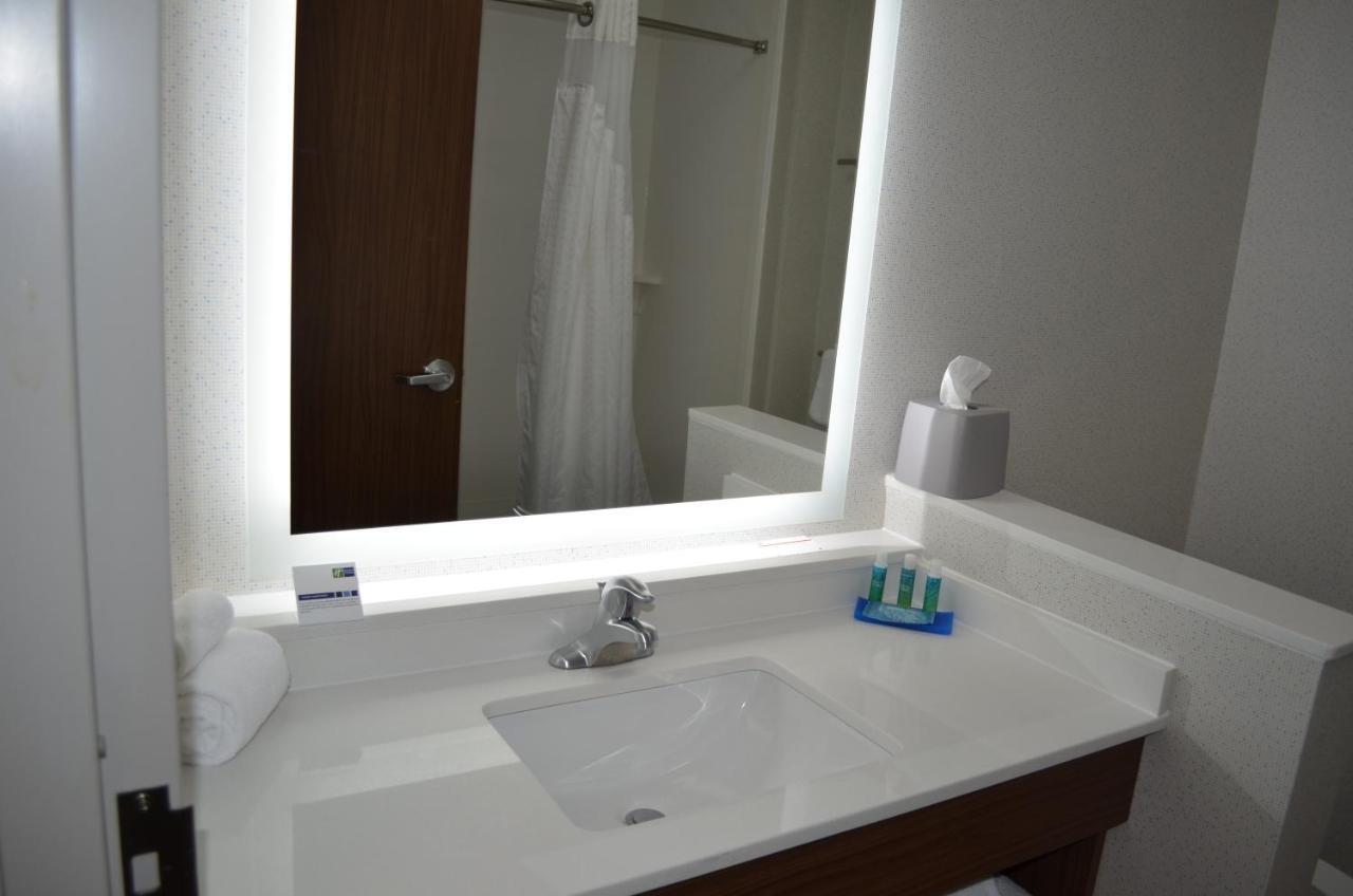 Holiday Inn Express & Suites - Charlotte Ne - University Area By Ihg Exteriér fotografie