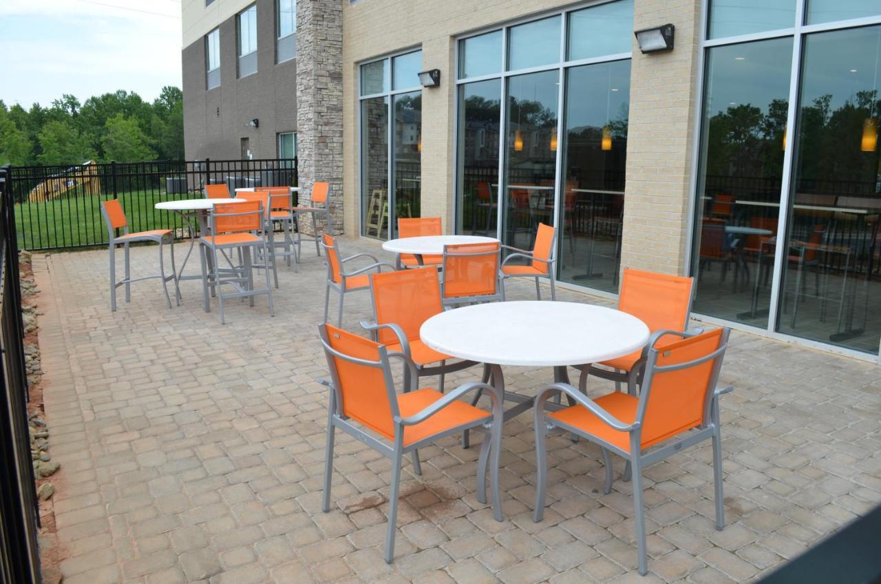 Holiday Inn Express & Suites - Charlotte Ne - University Area By Ihg Exteriér fotografie