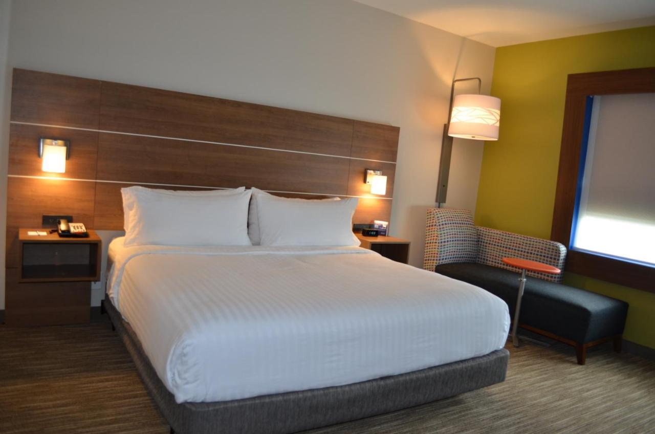 Holiday Inn Express & Suites - Charlotte Ne - University Area By Ihg Exteriér fotografie